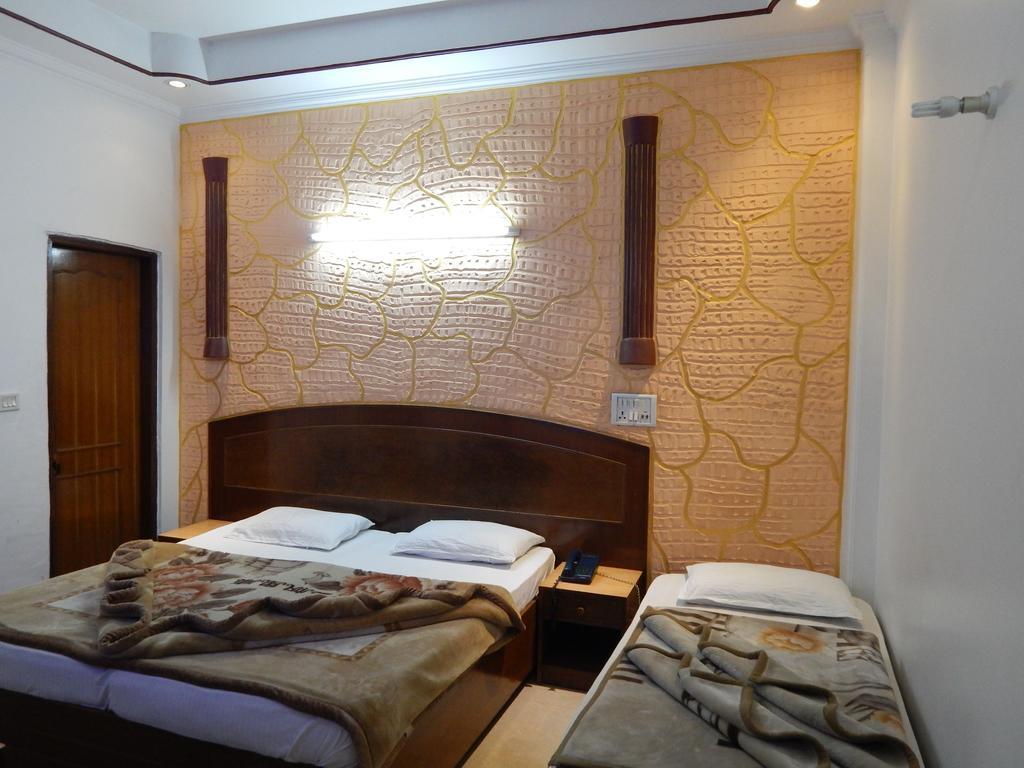 Airport Hotel Paradise International Neu-Delhi Zimmer foto