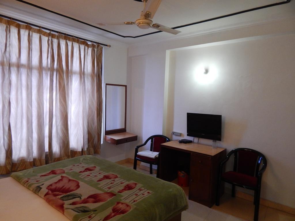 Airport Hotel Paradise International Neu-Delhi Zimmer foto