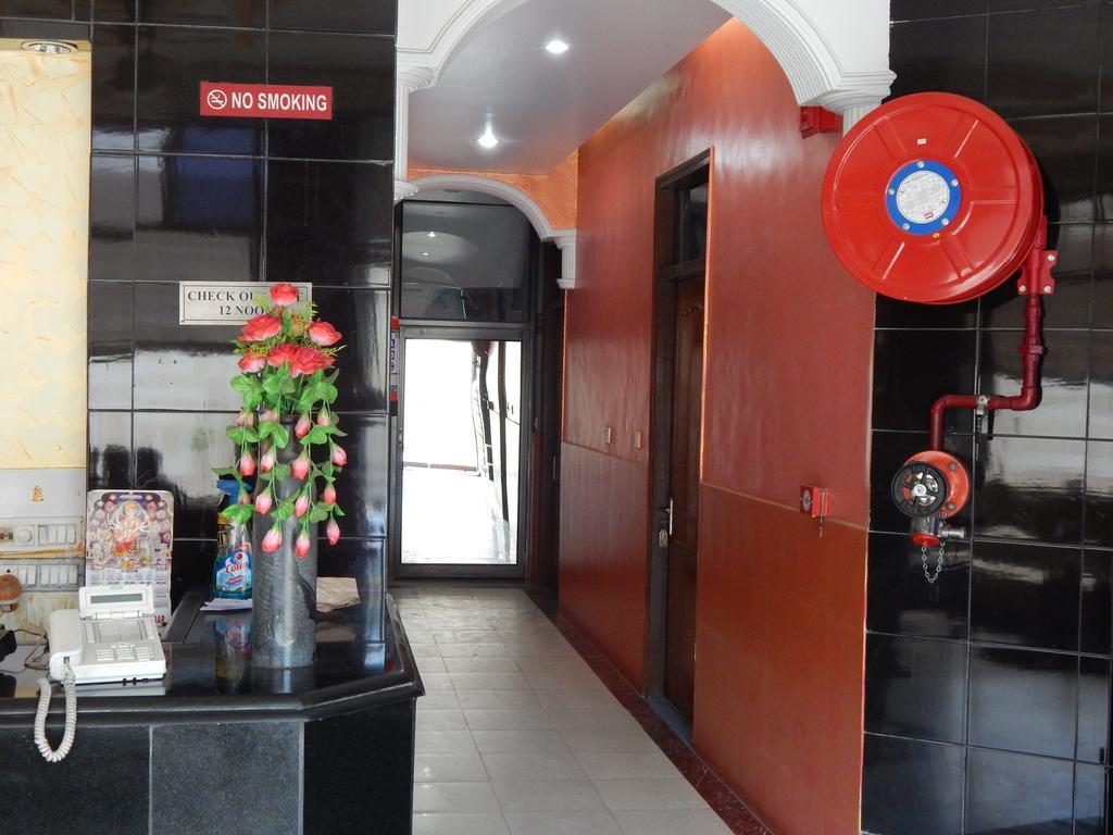 Airport Hotel Paradise International Neu-Delhi Exterior foto
