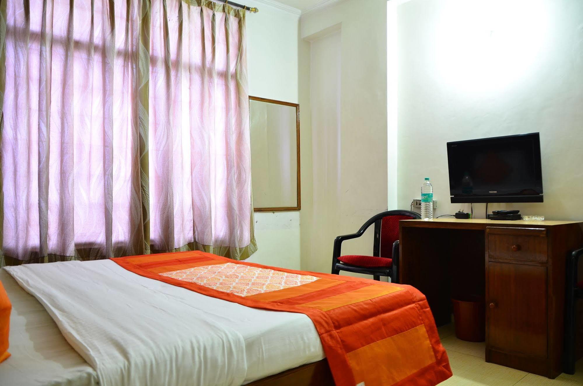 Airport Hotel Paradise International Neu-Delhi Exterior foto